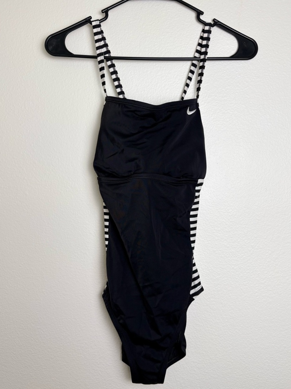 Nike Black & White One-Piece Swimsuit Size Medium